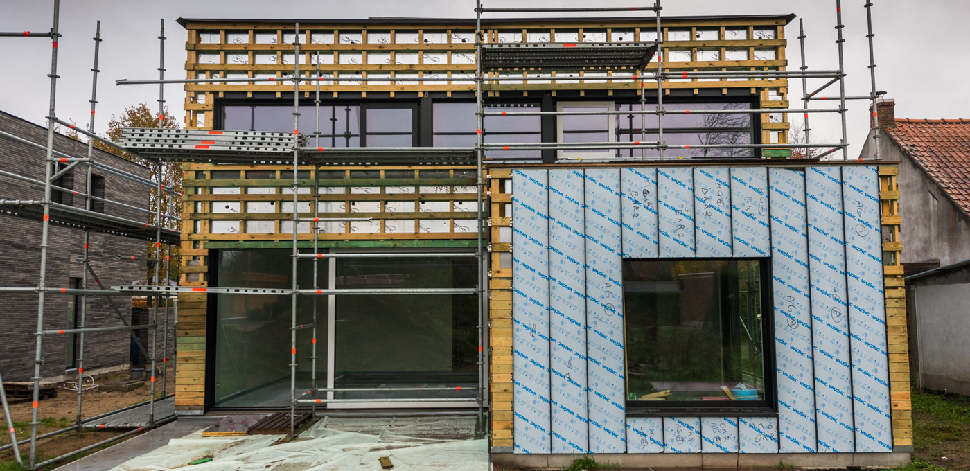 energiezuinige nieuwbouwwoning te Lembeke van dak tot vloer geïsoleerd met Recticel Insulation isolatie opbouw stelling