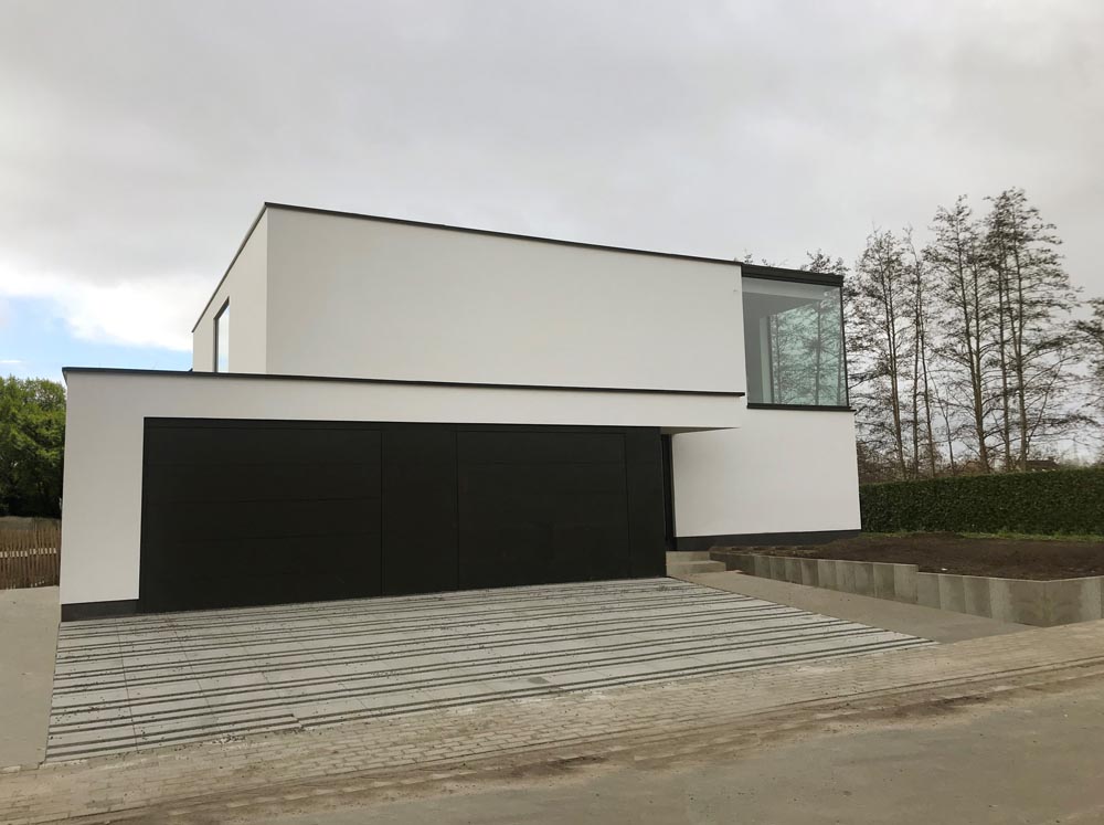 Energiezuinige renovatie van hedendaagse villa met Eurowall spouwmuur isolatie te Bornem