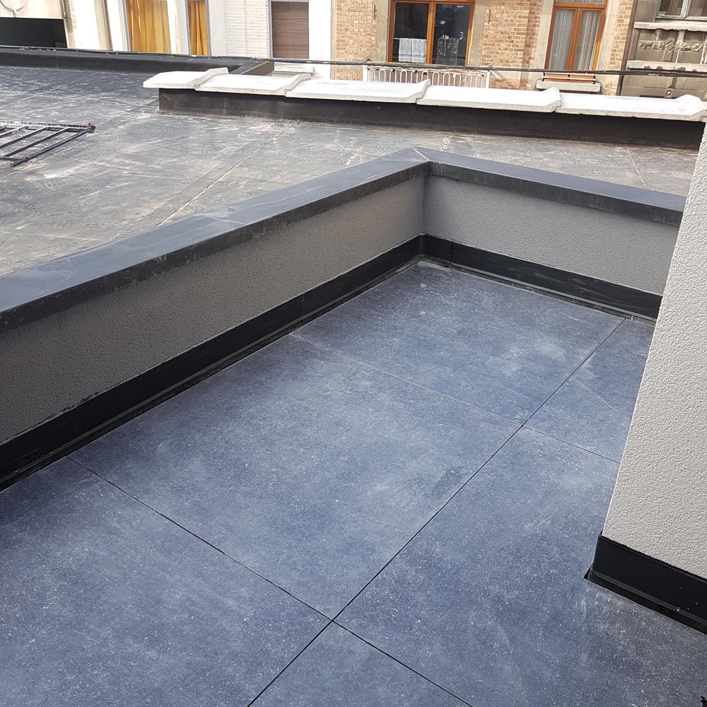 La construction d’une duplex de rez de chaussée avec Eurothane Silver isolation pour toitures plats