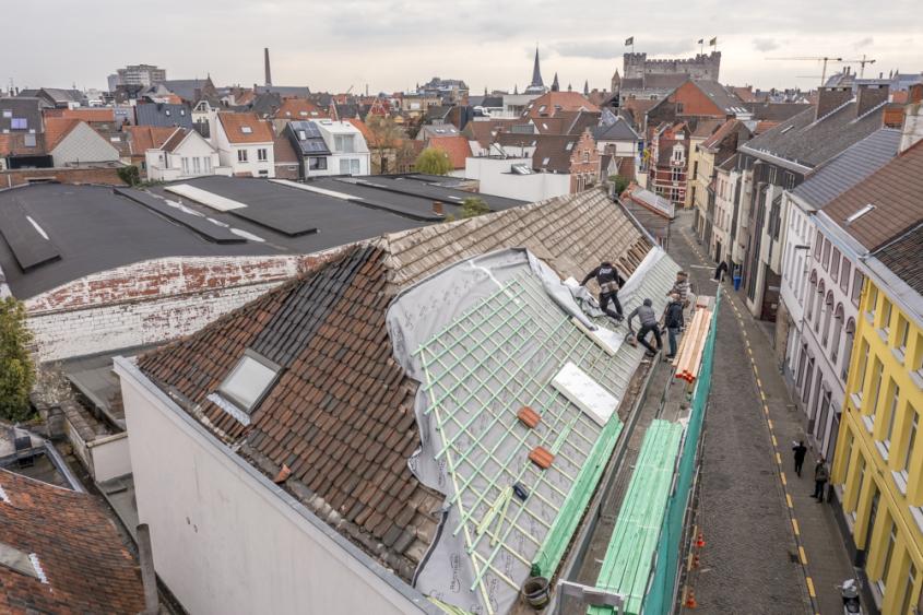 Renovatie hellend dak met Euroroof isolatie van Recticel Insulation