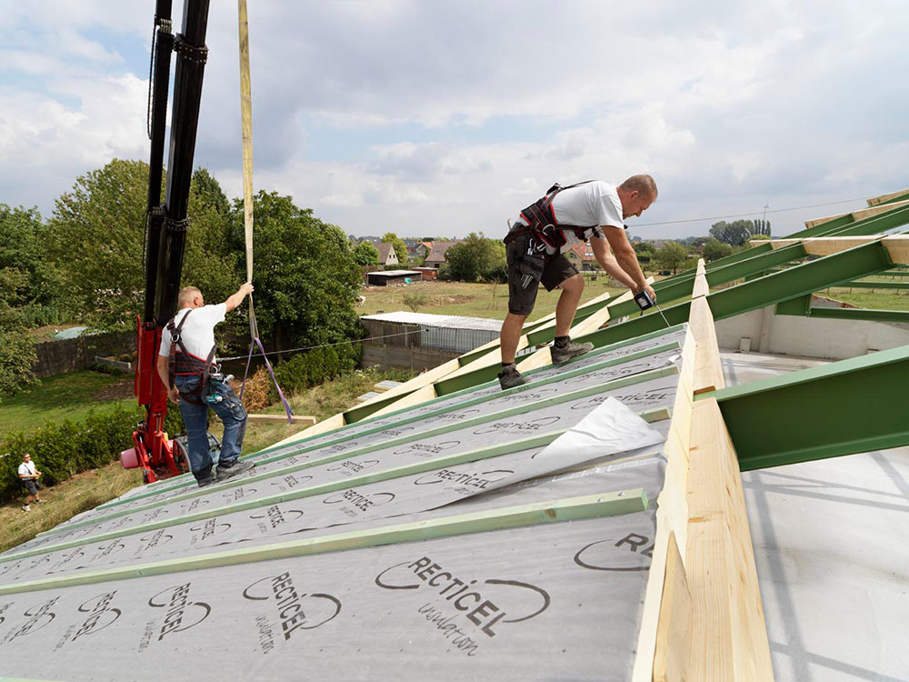 Recticel L-Ments isolatiepanelen in bouwproject te Haaltert