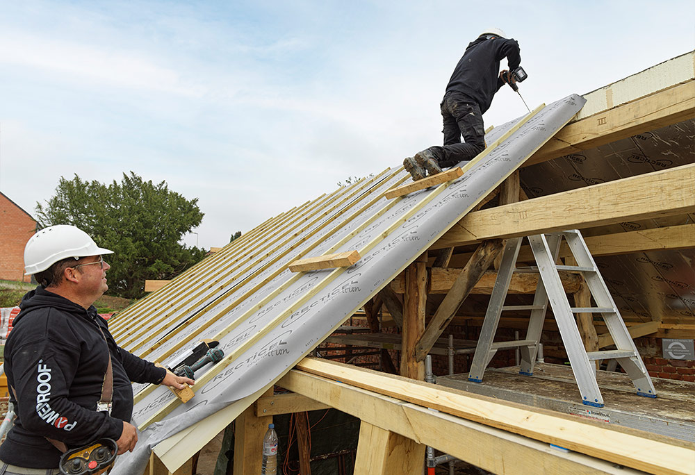 Totaalrenovatie vierkantshoeve met Recticel L-ments isolatie