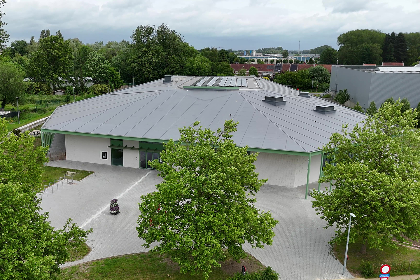 Projet Stekene centre culturel avec Recticel Eurowall Impact isolation 11