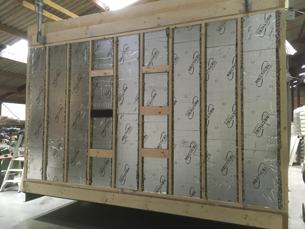 BeLodge houten pavilioens geïsoleerd met Comfofix isolatie