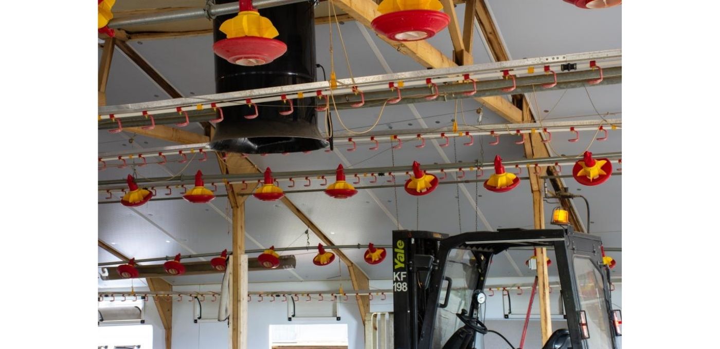 Powerline insulation for agriculture installation