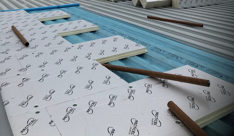 Kundreferens | Låglutande tak av industribyggnad | Recticel Insulation
