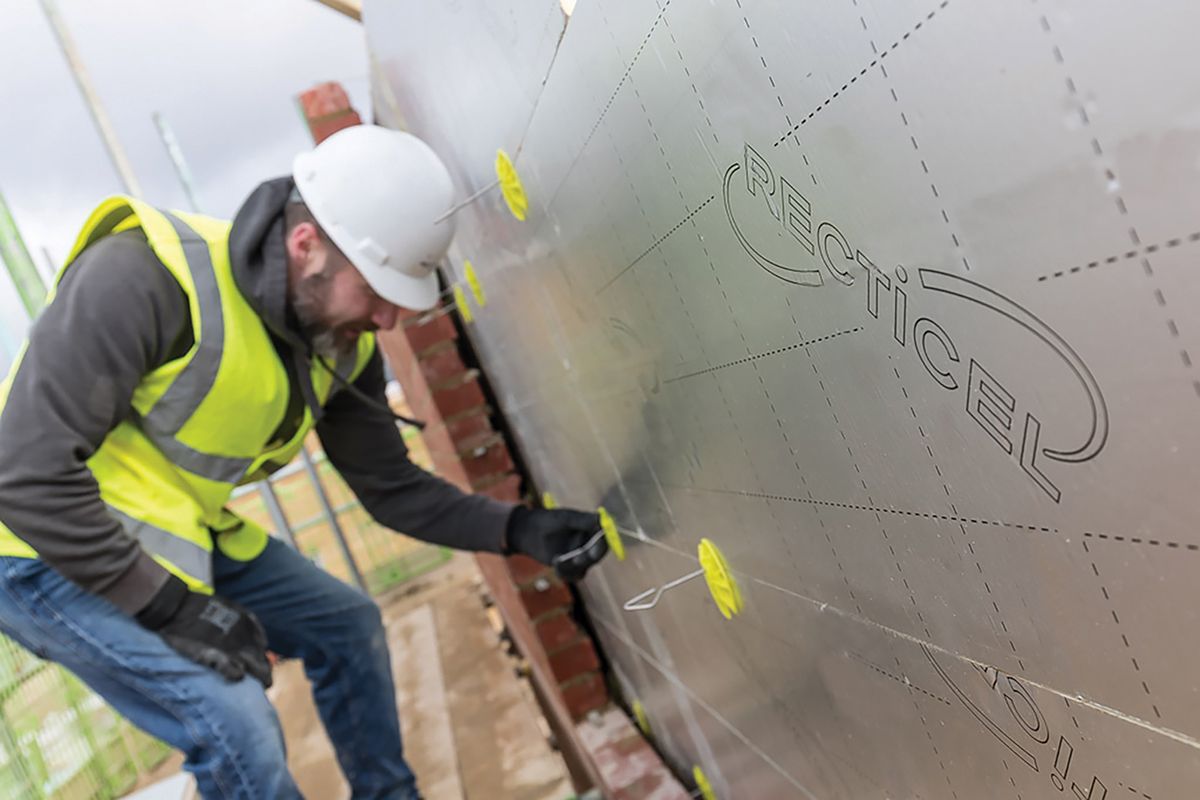 Recticel Insulation's Eurowall + - insulation to reduce thermal bridging Installation 