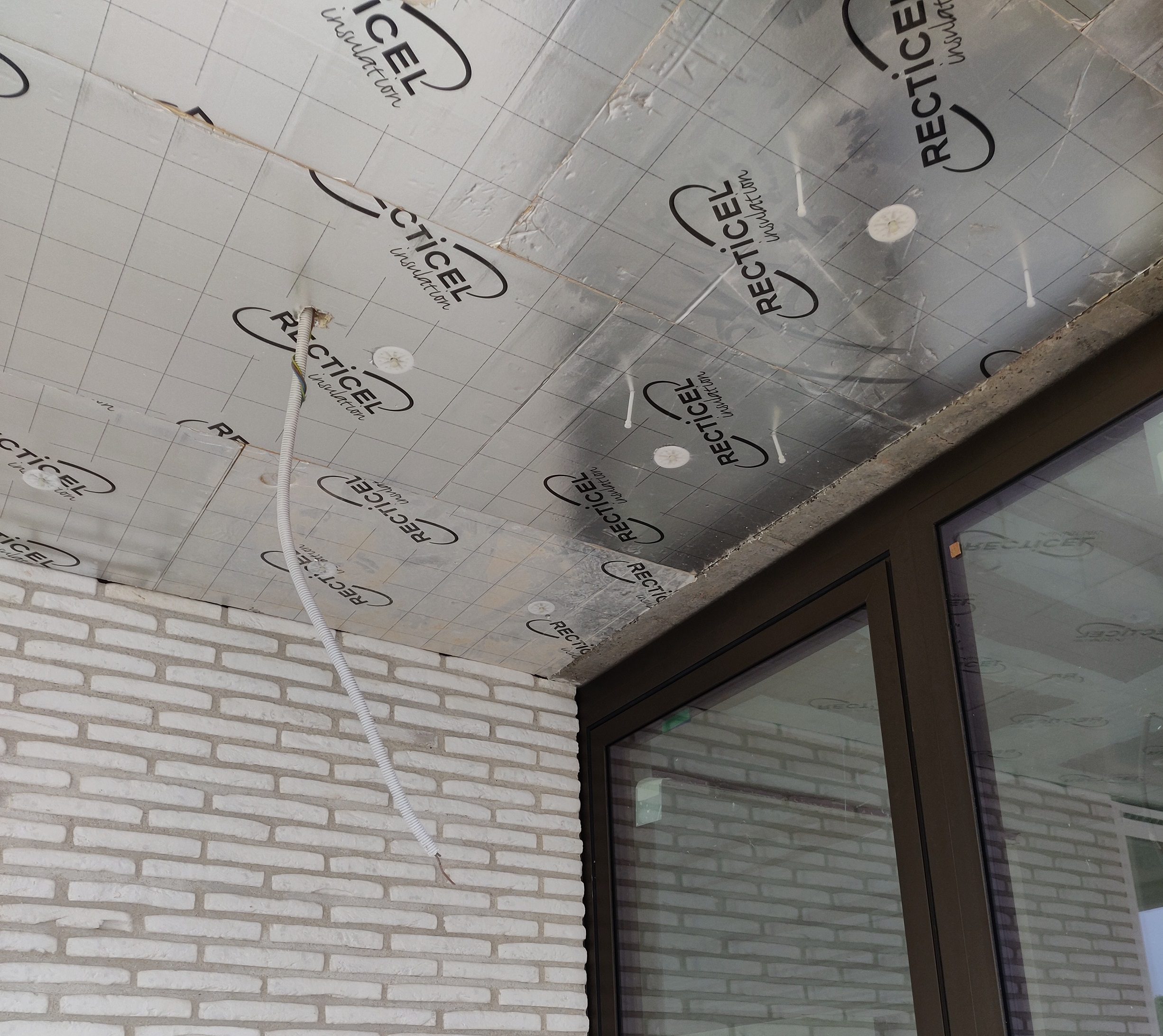 Isolatie bij overkraging