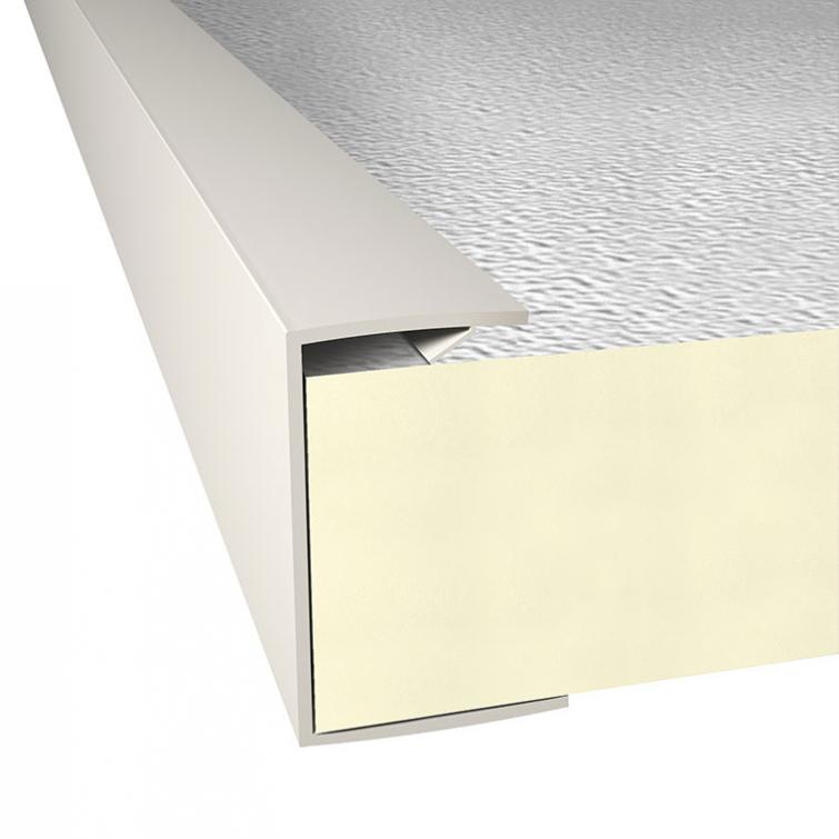 Pvc U-profiel voor de installatie en bevestiging van Recticel Insulation isolatieplaten bij voordaken in agrarische gebouwen