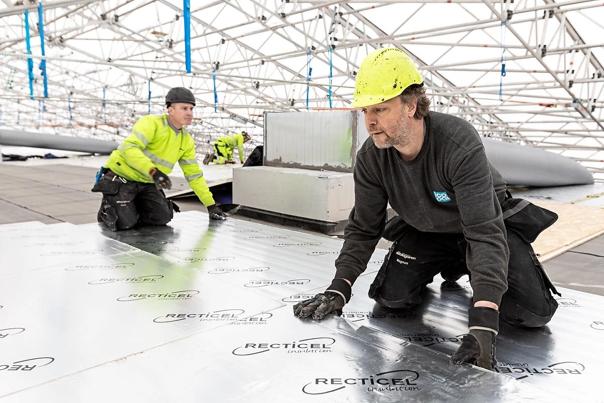 Kundreferens | Takrenovering av kontorsbyggnader | Recticel Insulation