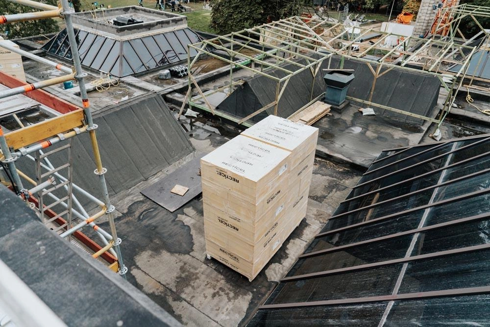 Rénovation restaurant VUB à Ixelles avec l'isolation en pente Recticel