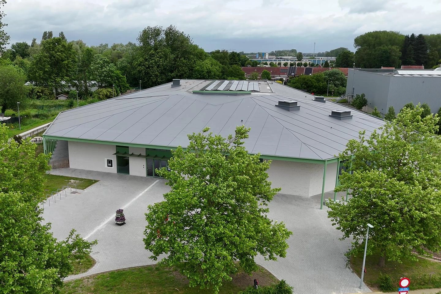 Projet Stekene centre culturel avec Recticel Eurowall Impact isolation 11