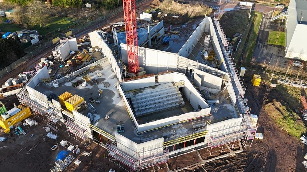 Bouwproject Stekene Cultuurhuis met Recticel Eurowall Impact isolatie foto 4