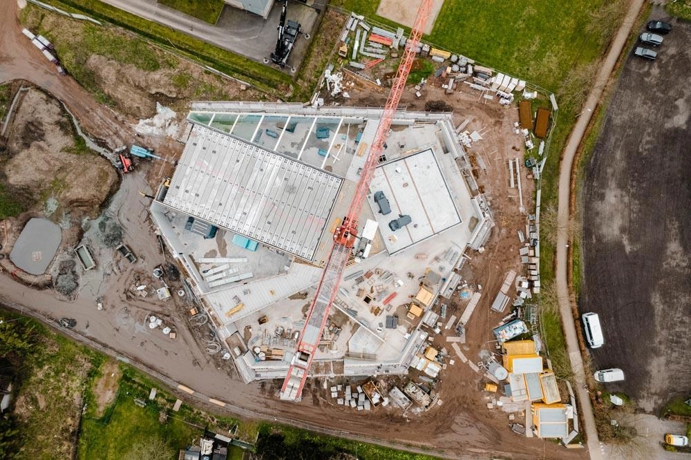 Bouwproject Stekene Cultuurhuis met Recticel Eurowall Impact isolatie foto 6