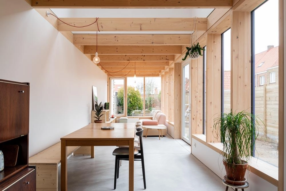 Lichtrijke uitbreiding van woning te Brugge met Powerdeck F isolatie voor platte daken - keuken