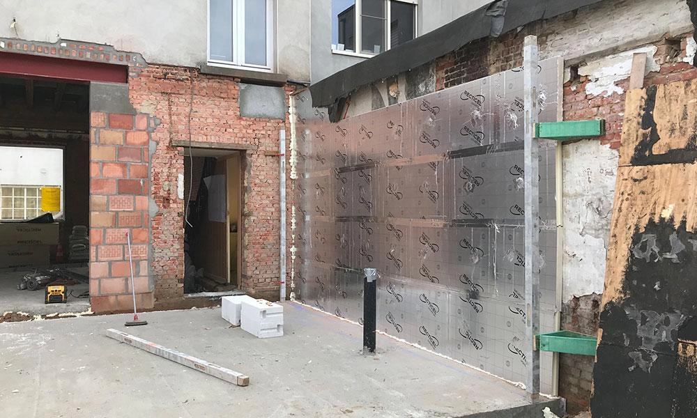 Totaalrenovatie ruime rijwoning te Puurs met Eurowall isolatie