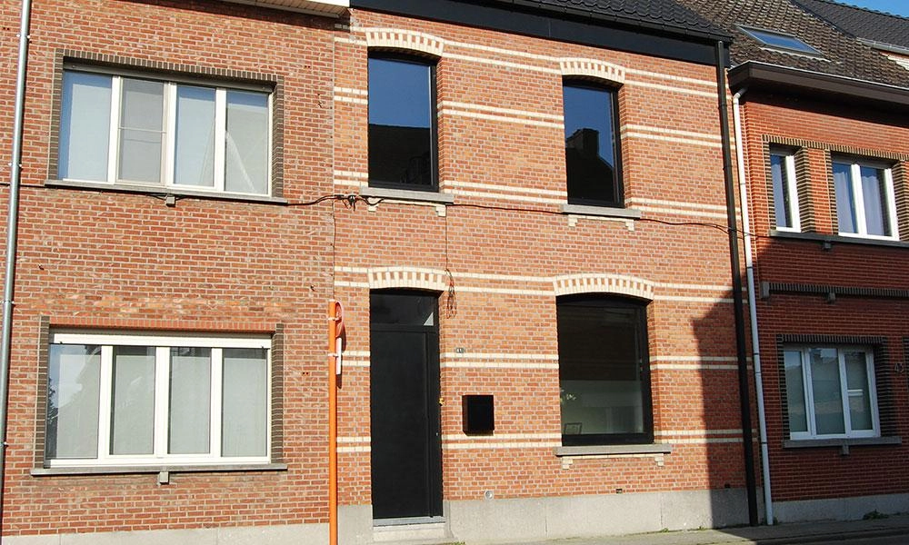 Totaalrenovatie rijwoning te Puurs met Eurowall spouwisolatie