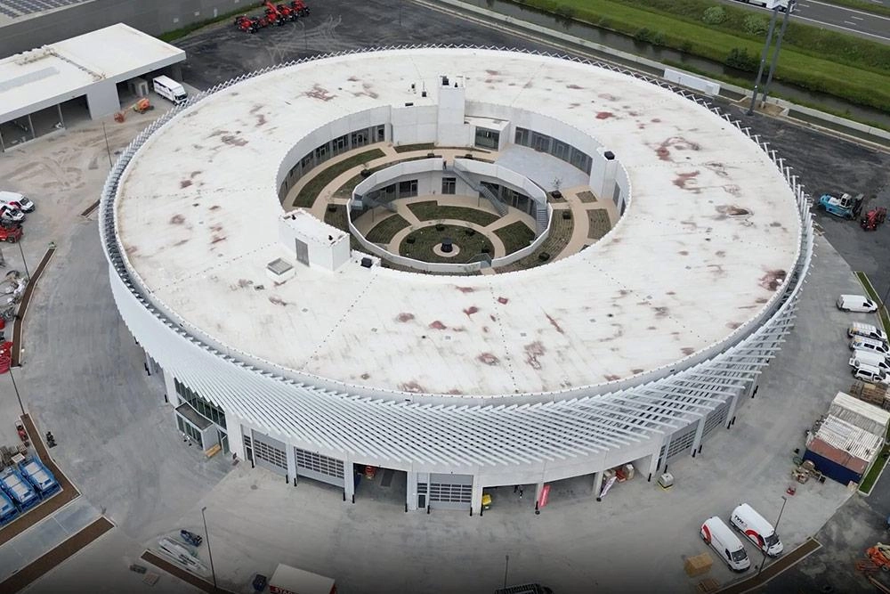 Het Nest - nieuwbouw TVH Equipment met Recticel isolatie