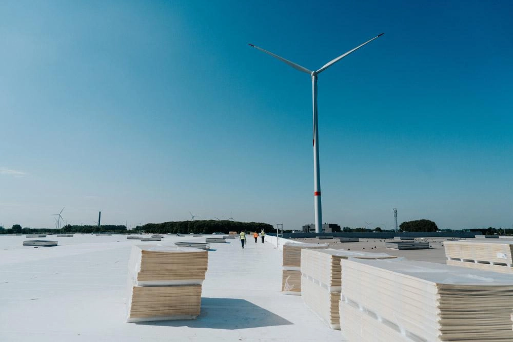 Topcover isolatie op het platte dak van wijngaard Natie project