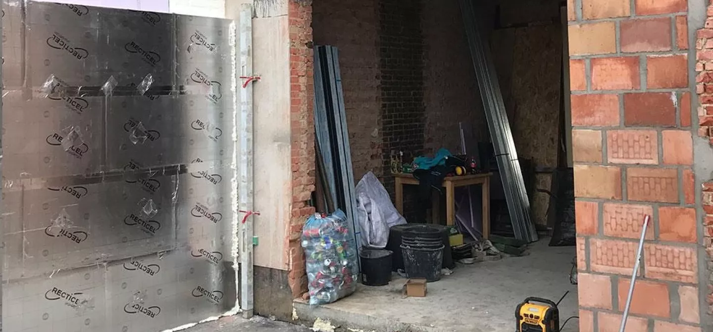 Totaalrenovatie ruime rijwoning te Puurs met Eurowall spouwmuur isolatie