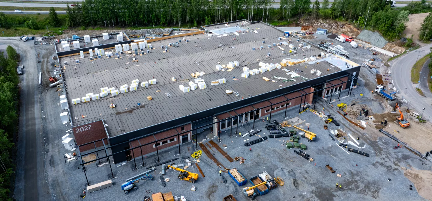 Heinolan Prisman kattoratkaisu – PIR-eriste ja bitumikermi - Recticel