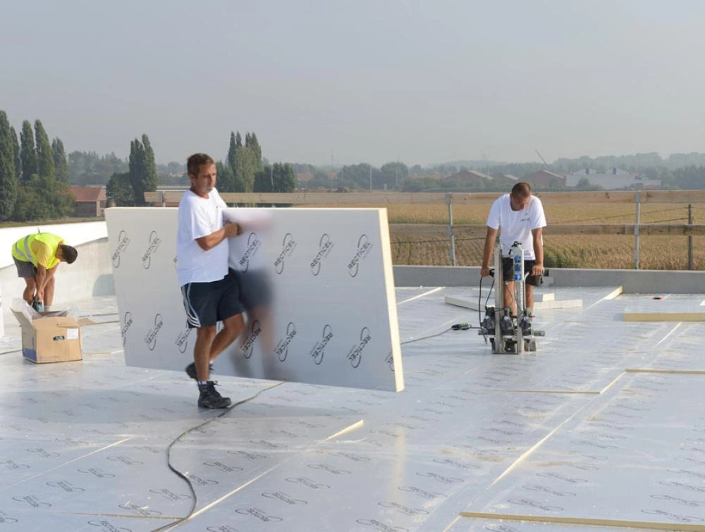 Recticel Insulation's Eurothane Eurodeck insulation application image on top of a roof