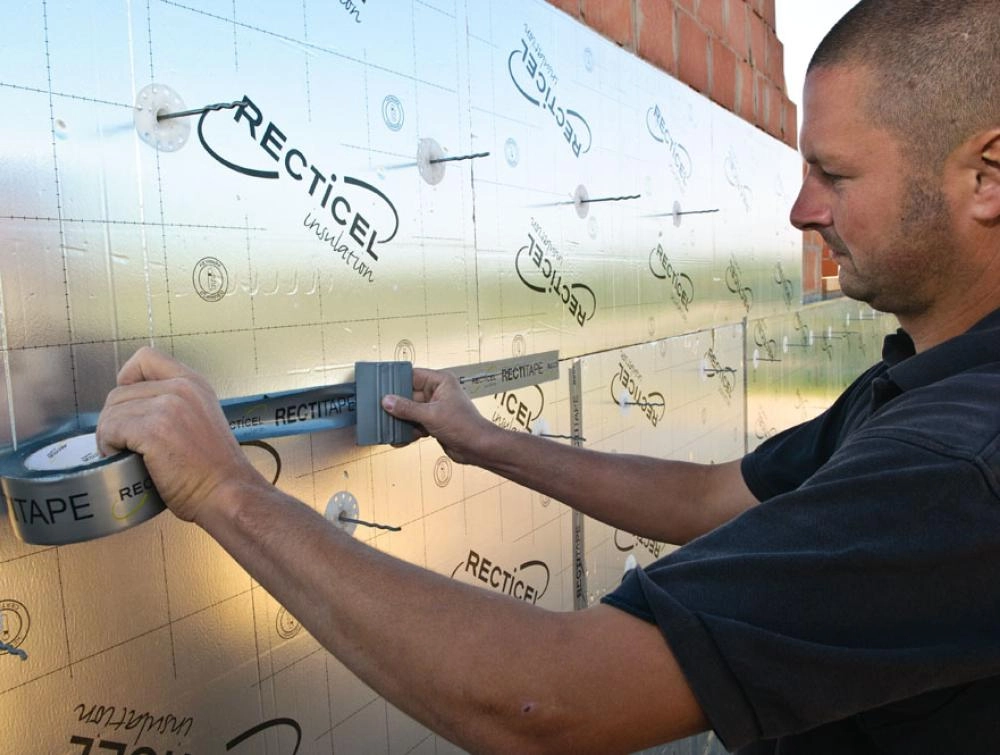 Eurowall thermische isolatieplaat voor gebruik in spouwmuren met rectitape