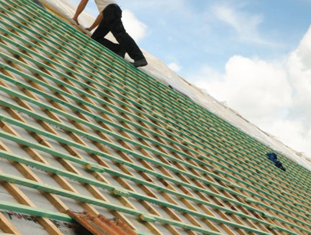 Powerroof sarking isolatieplaat voor hellende daken tengelatten