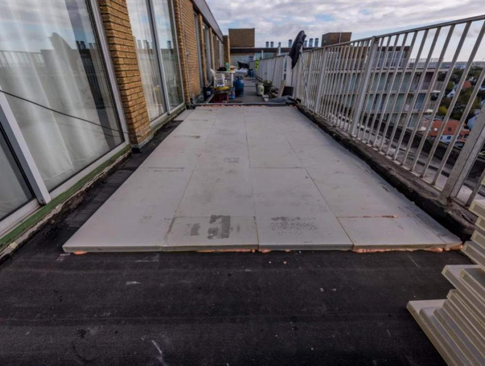 Deck-VQ Ultra-high performance encapsulated VIP insulation for flat roofs and terraces