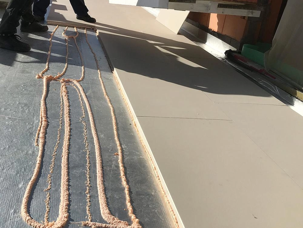 Deck-VQ Ultra-high performance encapsulated VIP insulation for flat roofs and terraces