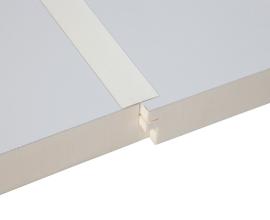 connectie PVC Stoeltjesprofiel voor installatie & bevestiging van isolatieplaten van Recticel Insulation voor daken in agrarische gebouwen