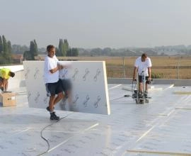 Eurothane Silver panneau d'isolation thermique toits plats chauds - installation 2