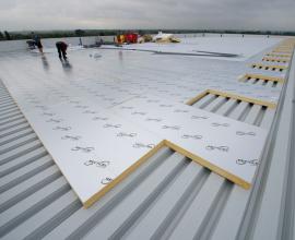Eurothane Silver panneau d'isolation thermique toits plats chauds - installer