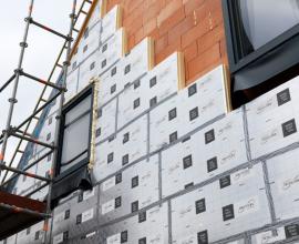 Eurowall Xentro performante spouwisolatieplaat op gebouw